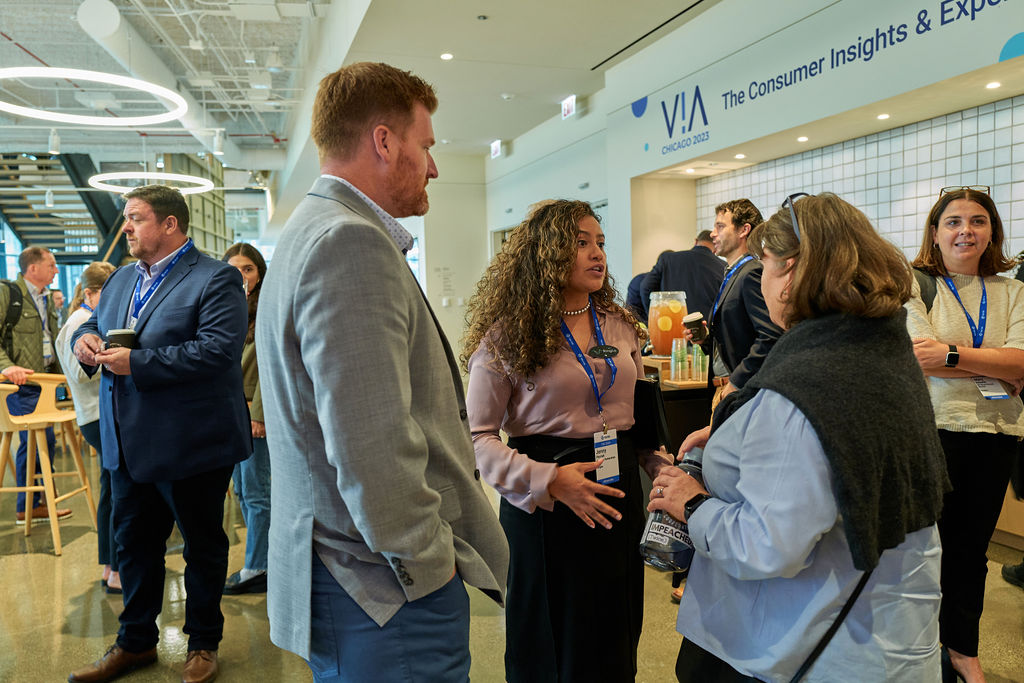 L1081431 Business professionals networking at a conference in Chicago.